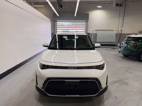 Used 2025 Kia Soul LX w/ LX Technology Package FWD image 8