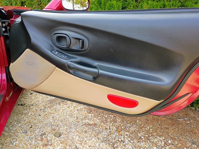 Used 2002 Chevrolet Corvette Convertible w/ Preferred Equipment Group2 RWD image 31