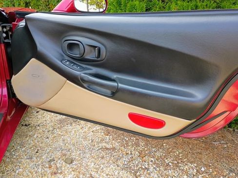 Used 2002 Chevrolet Corvette Convertible w/ Preferred Equipment Group2 RWD image 31