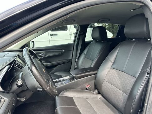 Used 2019 Chevrolet Impala LT FWD image 2