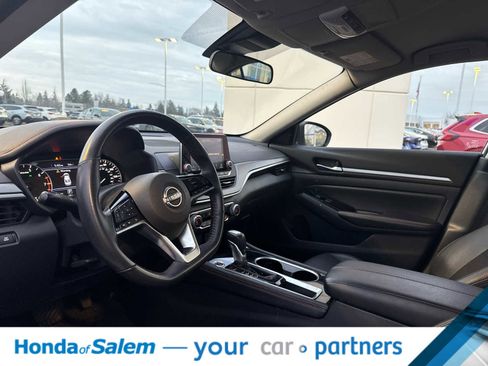 Used 2024 Nissan Altima 2.5 SR image 2