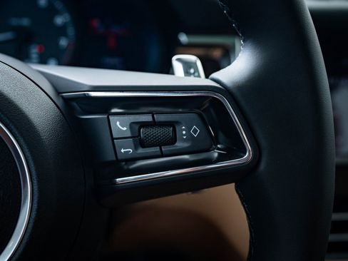 Certified 2025 Porsche Macan image 26