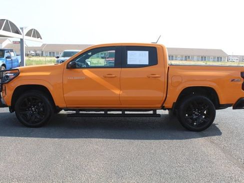 Used 2025 Chevrolet Colorado Z71 w/ Z71 Convenience Package 2 AWD/4WD image 8