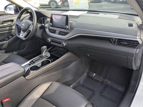 Used 2025 Nissan Altima 2.5 SR image 30