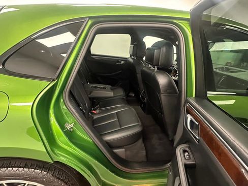 Used 2021 Porsche Macan S w/ Premium Package Plus image 33