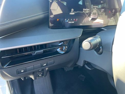 Certified 2025 Nissan Murano SV image 16