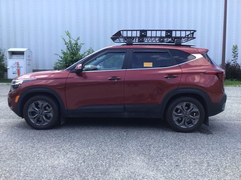 Used 2024 Kia Seltos S AWD/4WD image 4