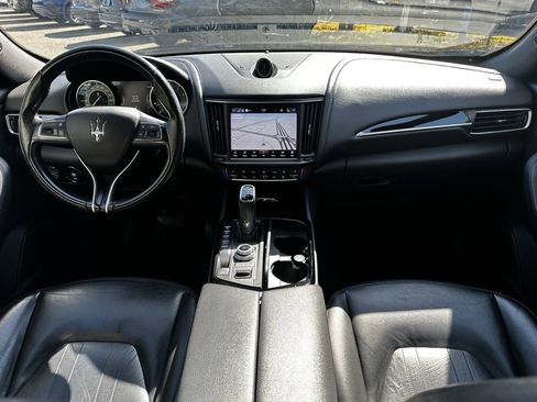 Used 2021 Maserati Levante image 35