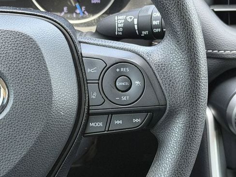 Used 2021 Toyota RAV4 XLE w/ Convenience Package AWD/4WD image 15