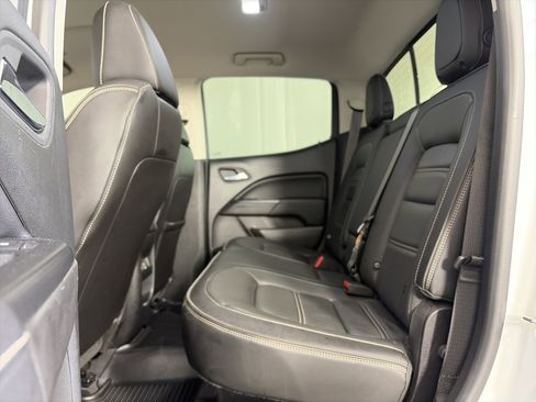 Used 2019 GMC Canyon Denali image 3