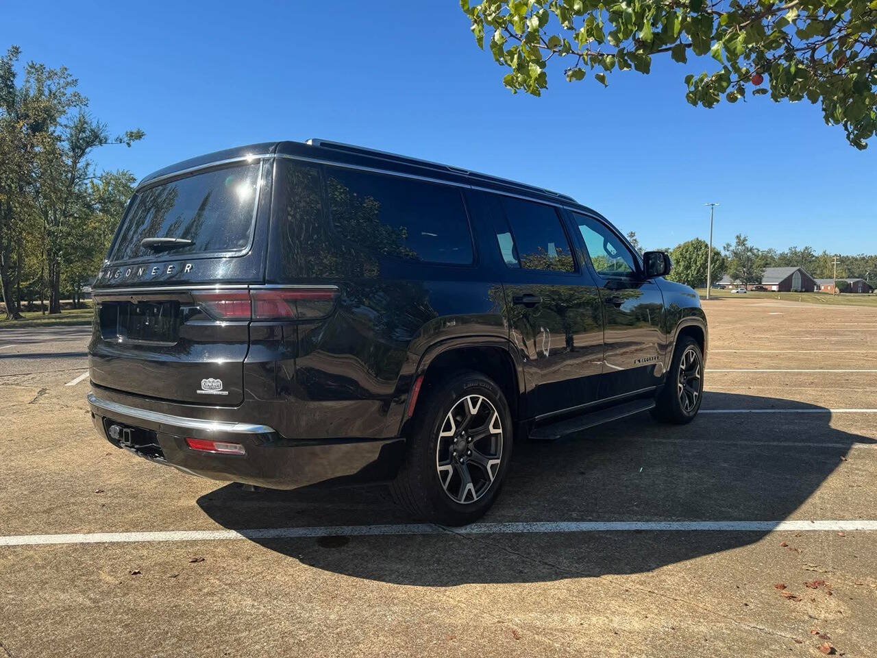 Used 2024 Jeep Wagoneer Series III AWD/4WD image 5