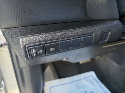 Used 2020 Toyota Corolla SE w/ Carpet Mat Package (TMS) FWD image 20