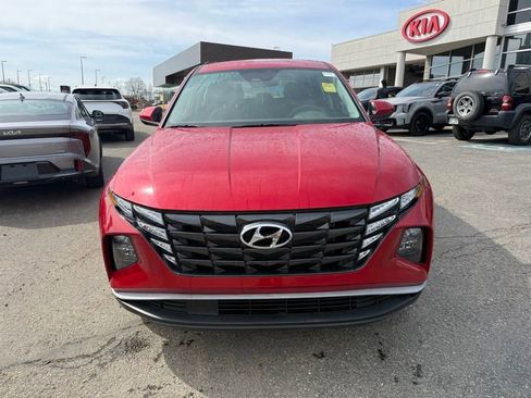 Used 2022 Hyundai Tucson SE image 2