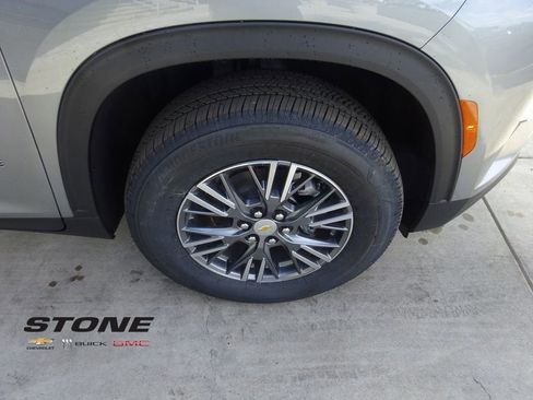 New 2026 Chevrolet Traverse LT image 10