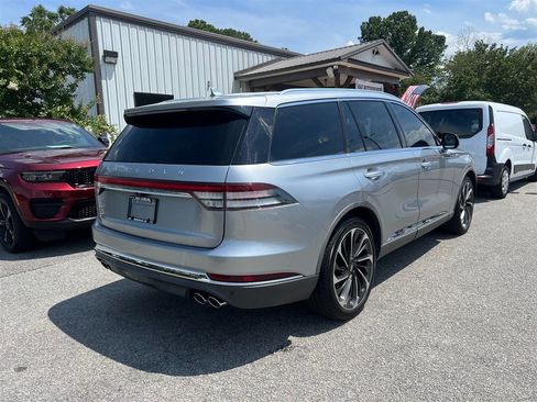 Used 2020 Lincoln Aviator Reserve w/ Equipment Group 202A AWD/4WD image 3
