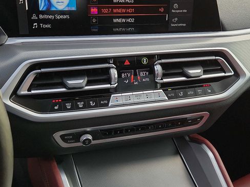 Used 2022 BMW X6 xDrive40i w/ Executive Package image 15