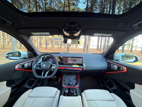 New 2026 BMW X3 xDrive30 w/ Premium Package image 2