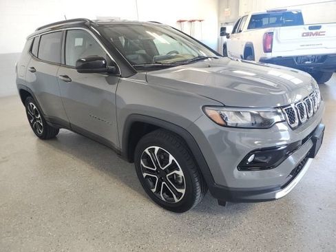 Used 2024 Jeep Compass Limited AWD/4WD image 7