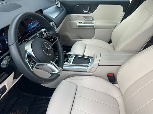 Certified 2025 Mercedes-Benz GLA 250 4MATIC image 10
