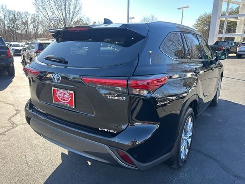 Used 2023 Toyota Highlander Limited image 5