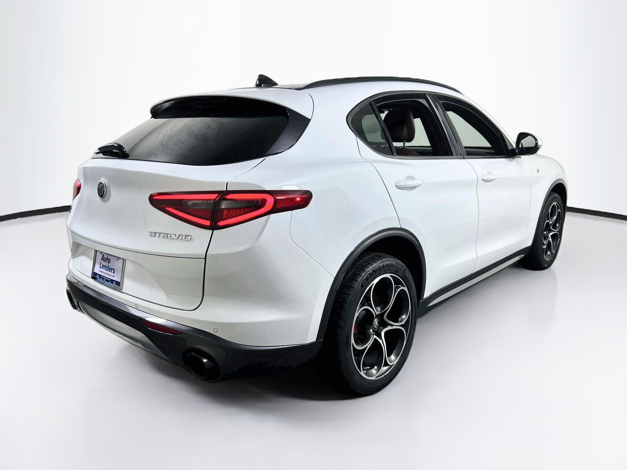 Used 2022 Alfa Romeo Stelvio Ti AWD/4WD image 5