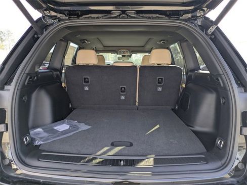 New 2026 Jeep Grand Cherokee Limited w/ Luxury Tech Group II image 31