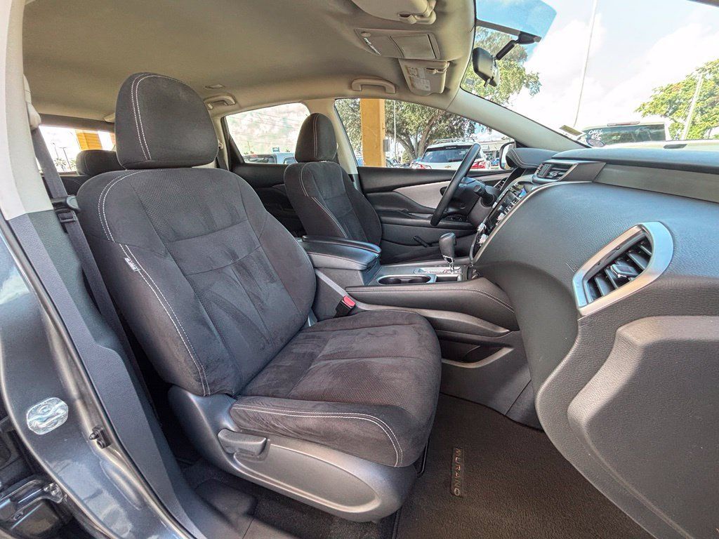 Used 2019 Nissan Murano S w/ Cargo Package FWD image 3