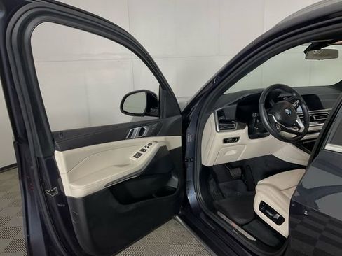 Certified 2022 BMW X5 xDrive40i w/ Parking Assistance Package image 26