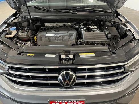 Used 2024 Volkswagen Tiguan SE FWD image 9