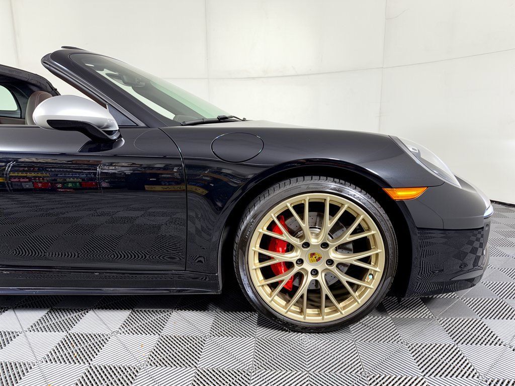 Certified 2019 Porsche 911 Targa 4 GTS AWD/4WD image 13