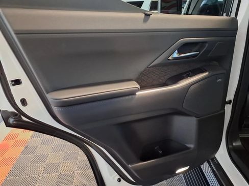 Used 2025 Lexus GX 550 w/ Accessory Package (31) AWD/4WD image 14