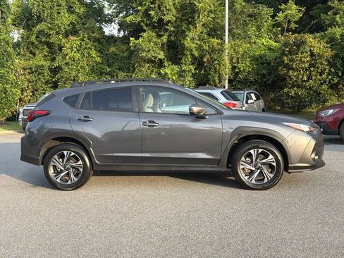 Used 2024 Subaru Crosstrek 2.0i Premium AWD/4WD image 2