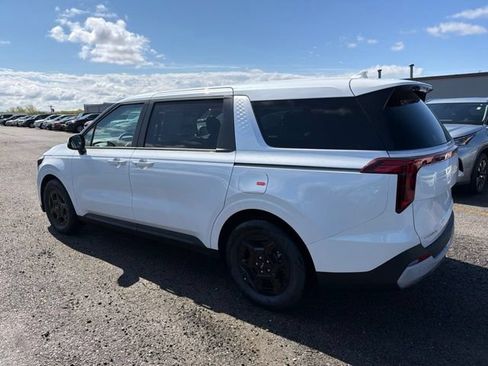 New 2026 Kia Carnival LX FWD image 5