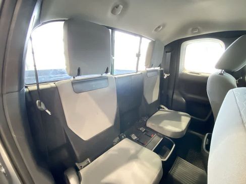 Certified 2018 Toyota Tacoma SR image 23