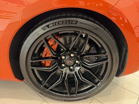 Used 2025 Chevrolet Corvette Z06 w/ Stealth Interior Trim Package RWD image 16