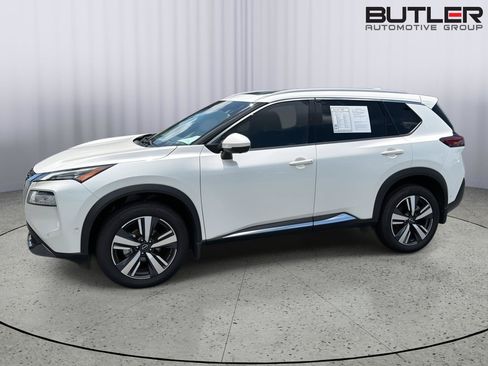 Used 2023 Nissan Rogue SL w/ SL Premium Package FWD image 3