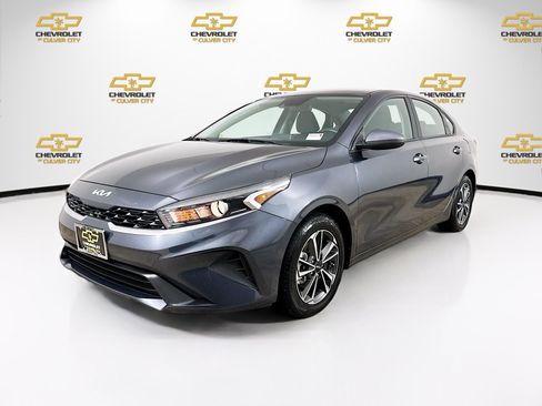Used 2023 Kia Forte LXS FWD image 3