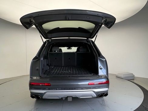 Used 2021 Audi SQ7 Premium Plus w/ Driver Assistance Package image 5