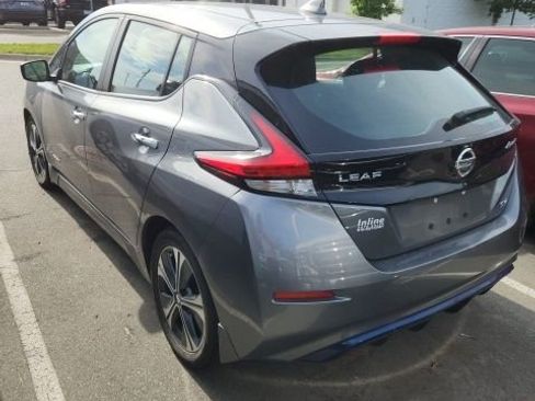 Used 2019 Nissan Leaf SV w/ SV Technology Package FWD image 4