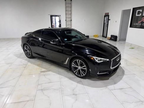 Used 2018 INFINITI Q60 3.0t Luxe RWD image 3