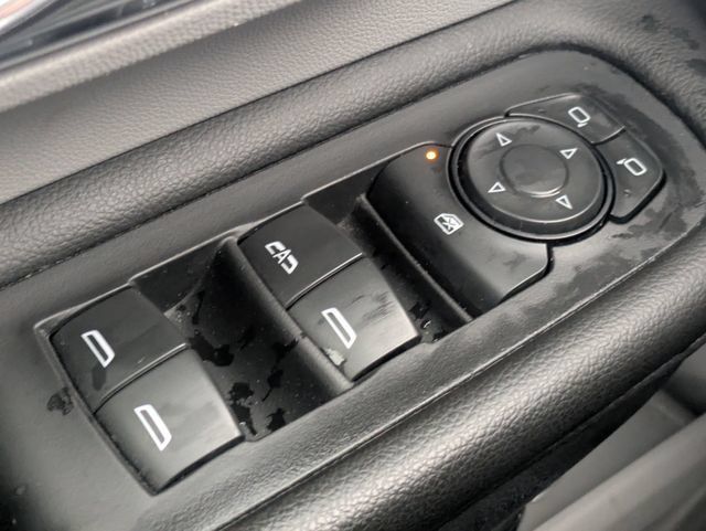 Used 2024 GMC Terrain SLT FWD image 24