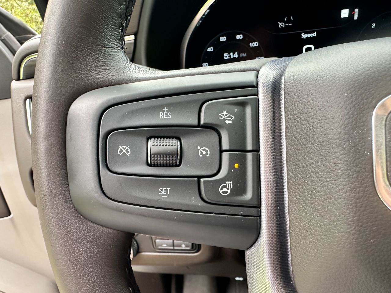 Used 2022 GMC Yukon SLT w/ SLT Premium Package RWD image 42