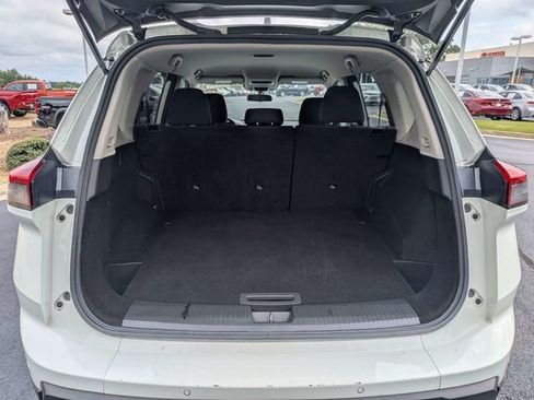 Used 2024 Nissan Rogue S AWD/4WD image 10