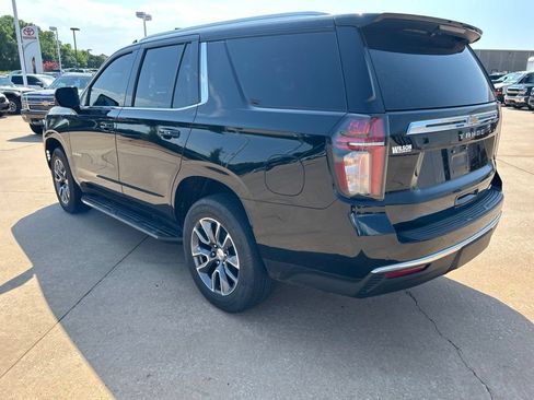 Used 2022 Chevrolet Tahoe LT w/ Luxury Package AWD/4WD image 3