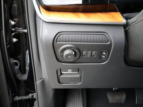 Used 2022 Jeep Grand Wagoneer Series III AWD/4WD image 37