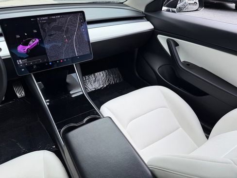 Used 2020 Tesla Model 3 Standard Range Plus RWD image 41