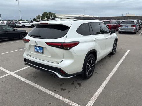 Used 2021 Toyota Highlander XSE image 5