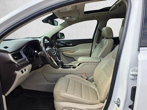 Used 2017 GMC Acadia Denali w/ Technology Package AWD/4WD image 22