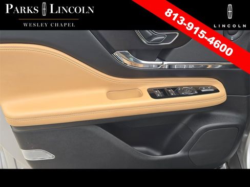 Used 2020 Lincoln Corsair Reserve image 16