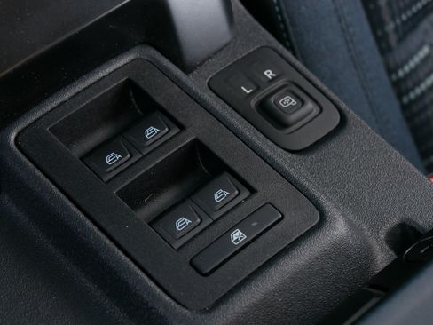 Used 2025 Ford Bronco Heritage Edition AWD/4WD image 22